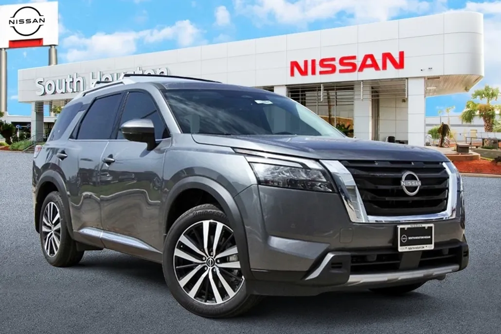 2025 Nissan Pathfinder Platinum photo 1