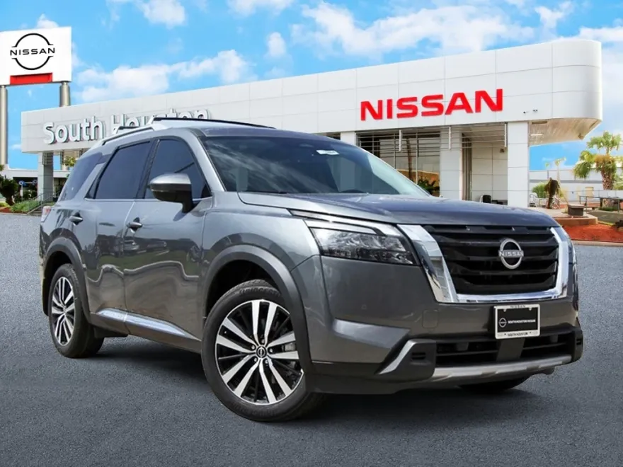 2025 Nissan Pathfinder Platinum photo 1