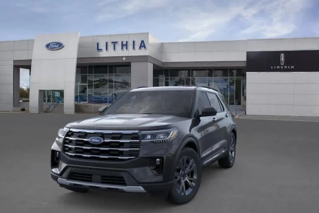 2025 Ford Explorer photo 1
