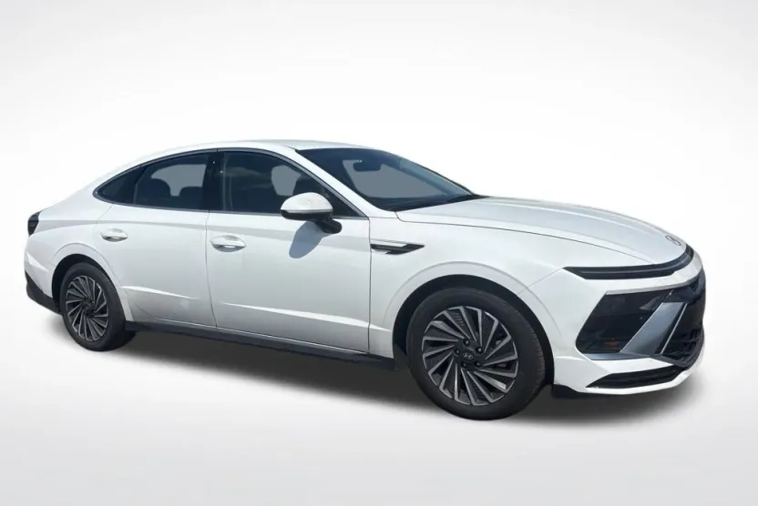 2025 Hyundai Sonata Hybrid SEL photo 1