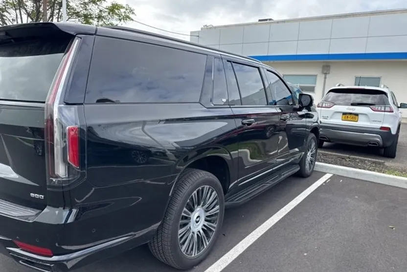 2023 Cadillac Escalade ESV Sport photo 1