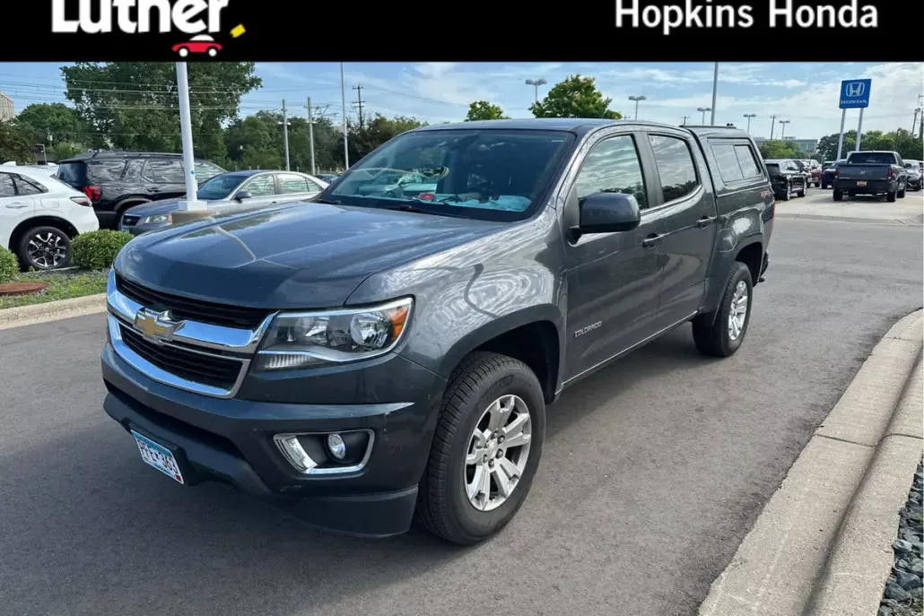 2017 Chevrolet Colorado LT photo 1
