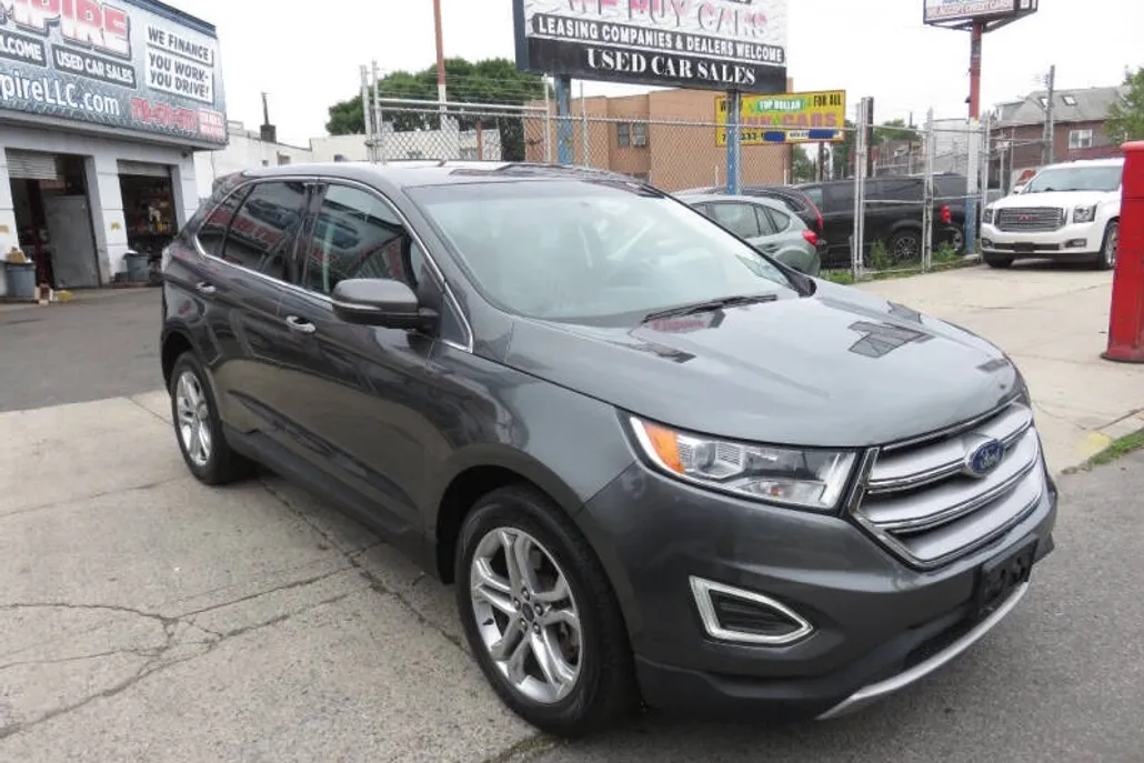 2017 Ford Edge Titanium photo 1