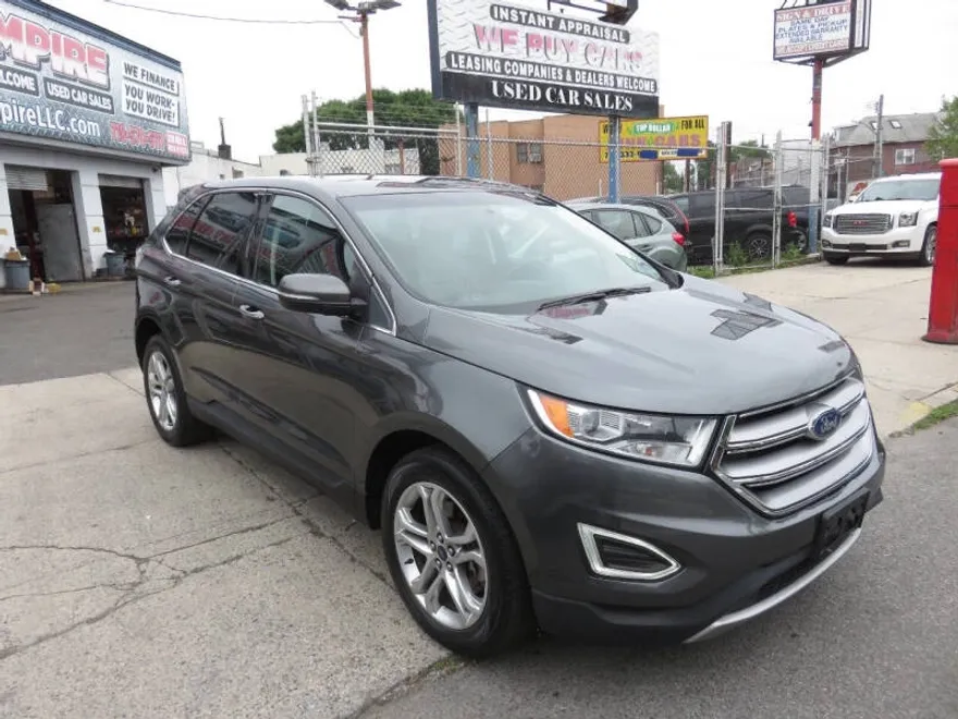 2017 Ford Edge Titanium photo 1