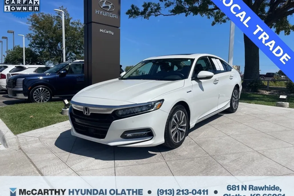 2018 Honda Accord Hybrid Touring photo 1