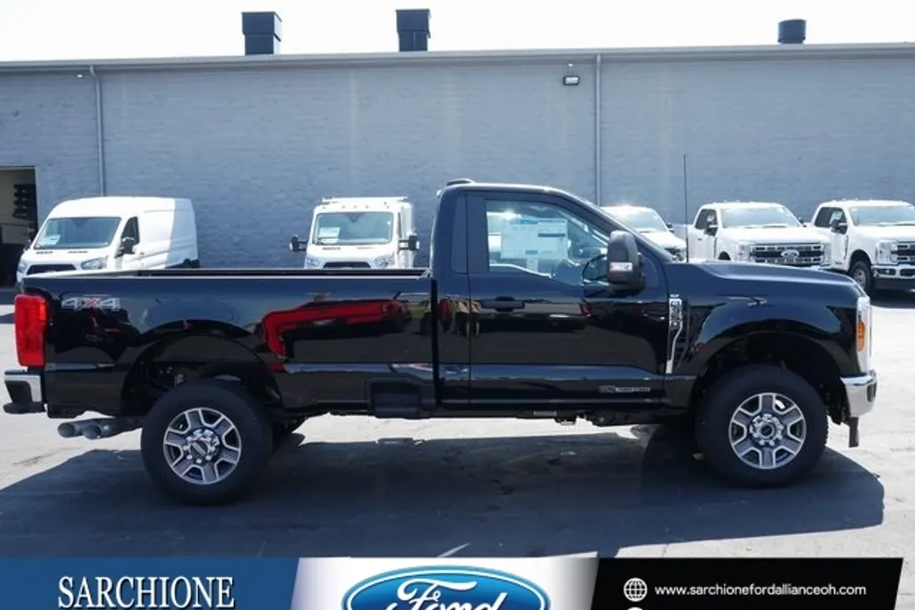 2025 Ford F-350 photo 1