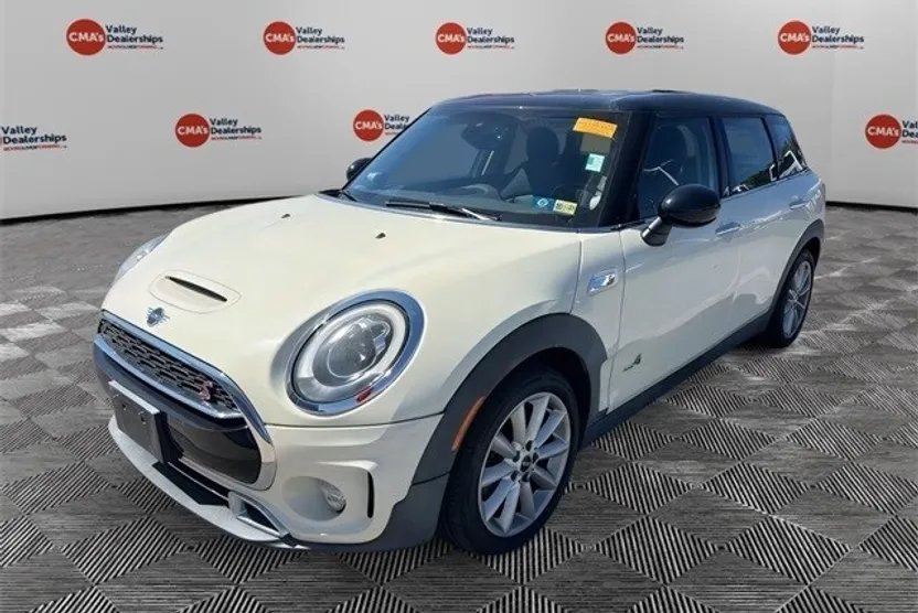 2019 Mini Clubman Base S ALL4 photo 1