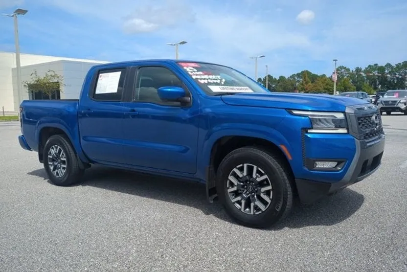 2025 Nissan Frontier SL photo 1