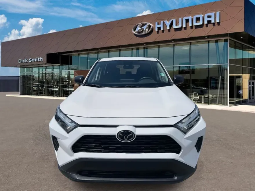 2024 Toyota RAV4 LE photo 1