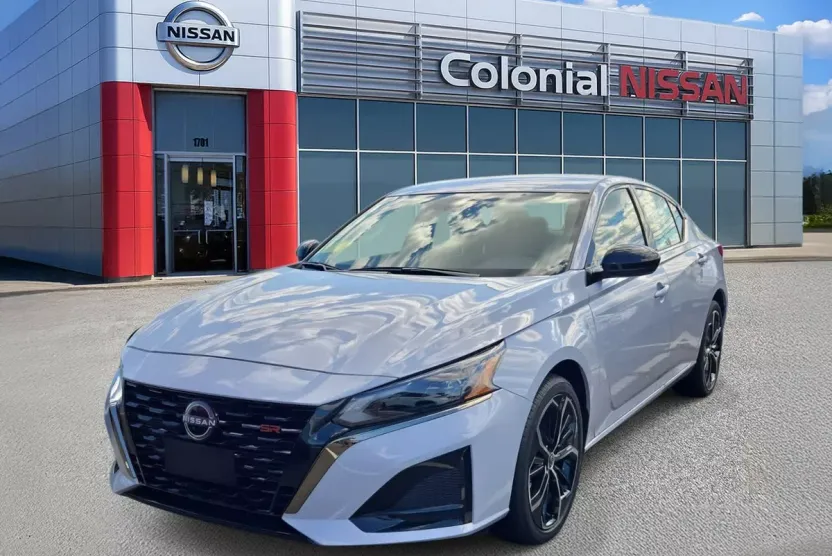 2025 Nissan Altima SR photo 1