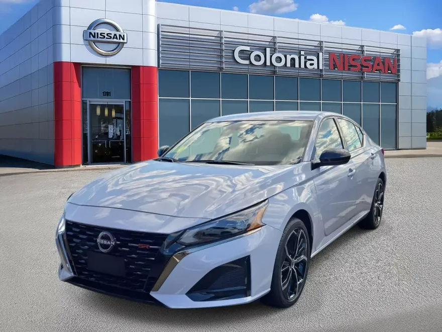2025 Nissan Altima SR photo 1