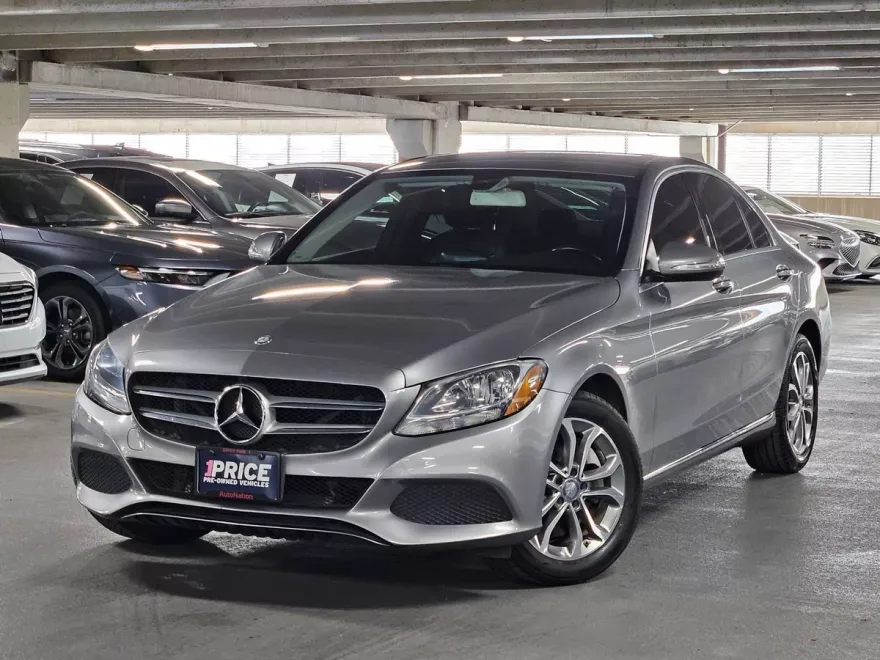 2015 Mercedes Benz C 300 Luxury photo 1