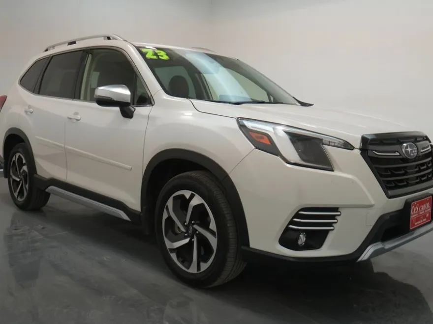 2023 Subaru Forester Touring photo 1