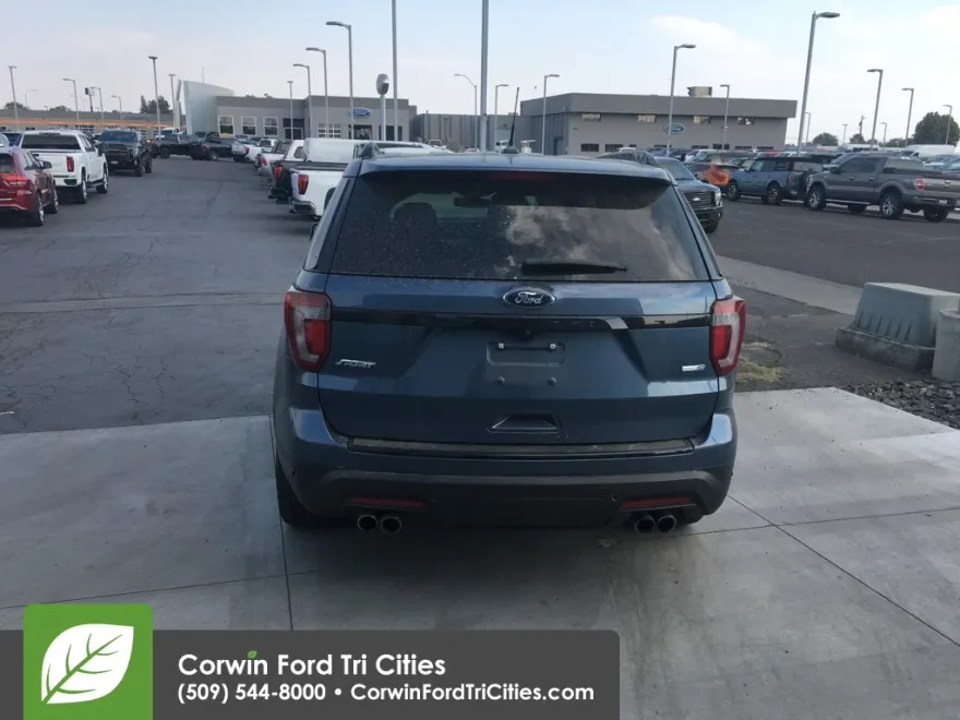 2018 Ford Explorer Sport photo 1