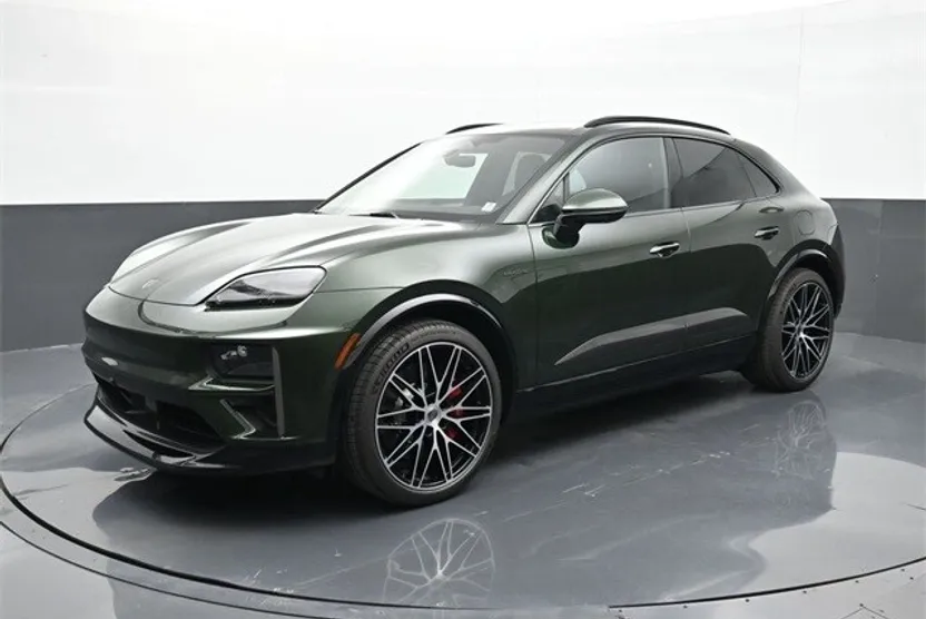 2025 Porsche Macan Electric Turbo photo 1