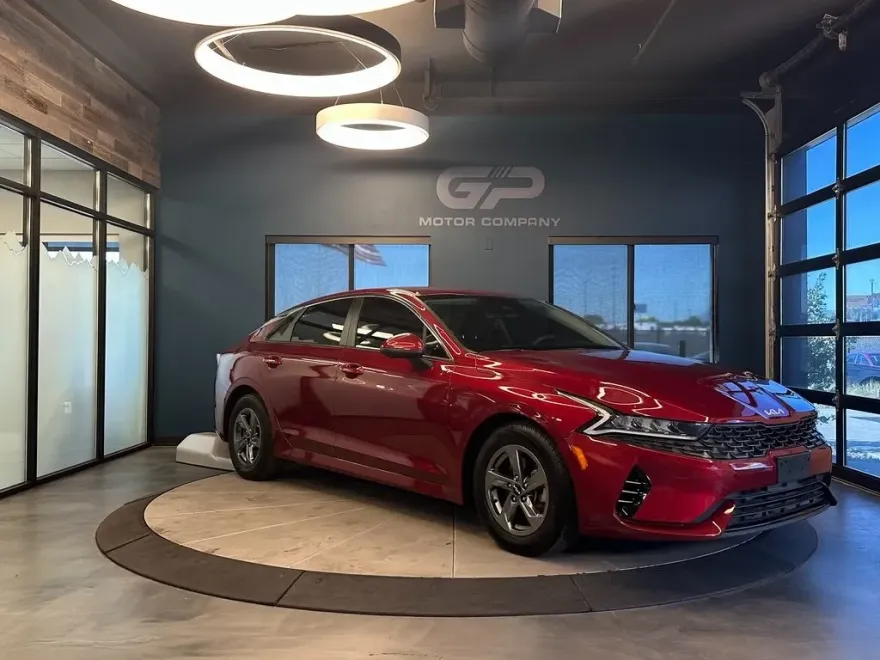2022 Kia K5 LXS photo 1
