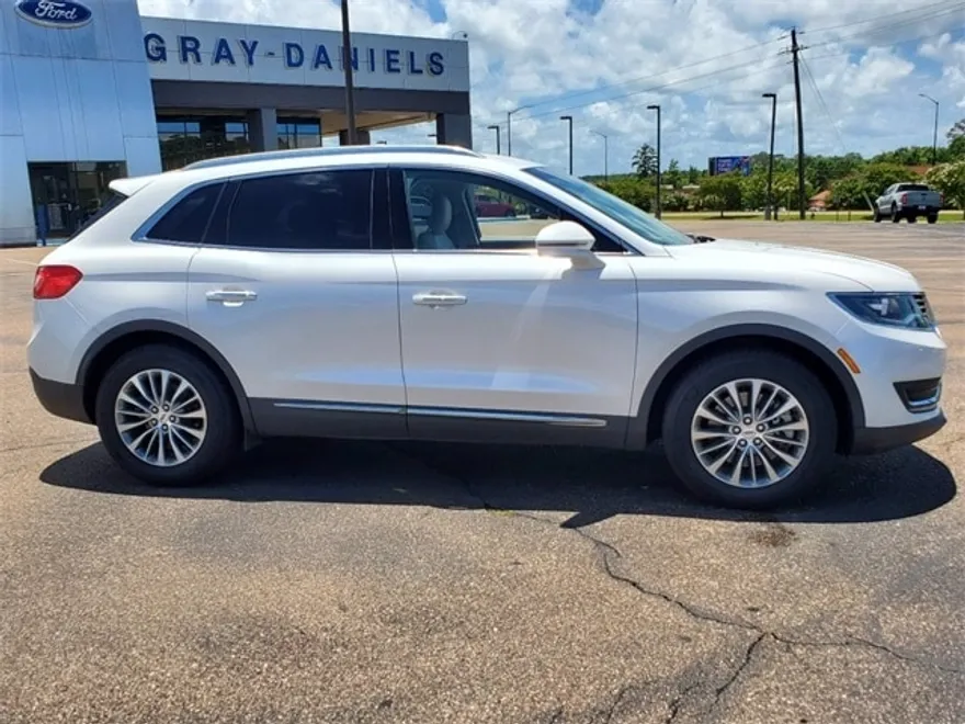 2017 Lincoln MKX Select photo 1