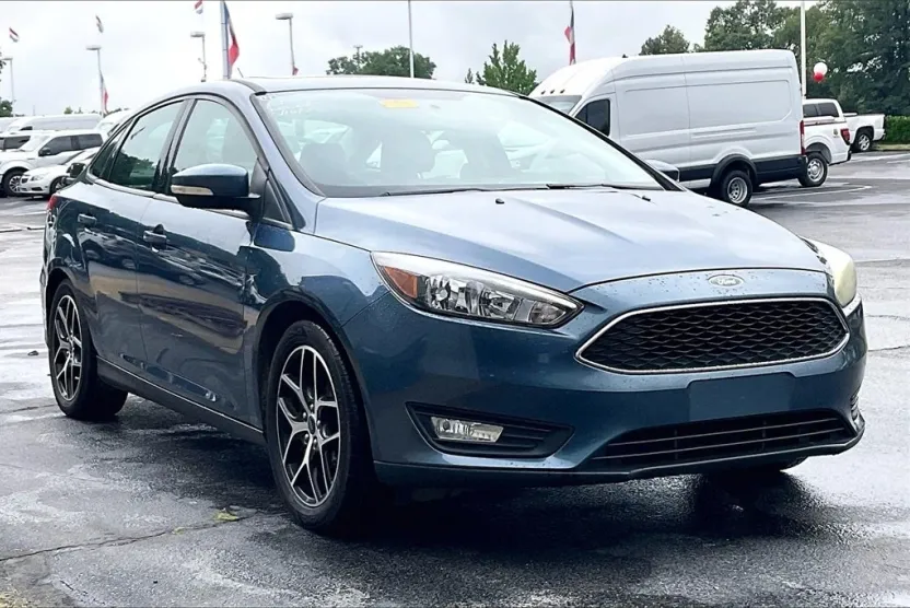 2018 Ford Focus SEL photo 1