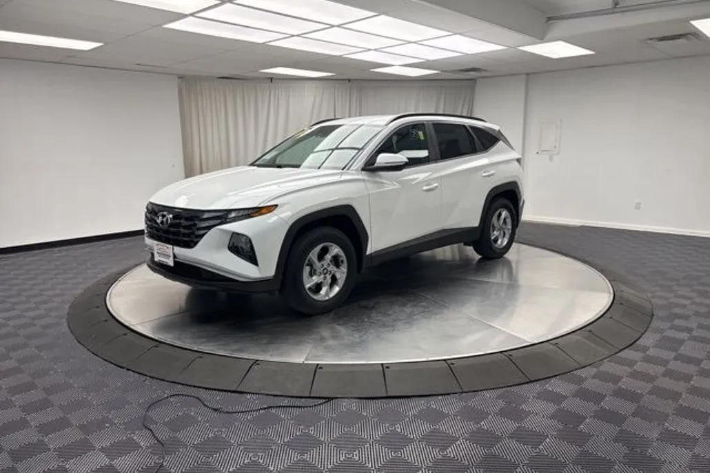 2022 Hyundai Tucson SEL photo 1