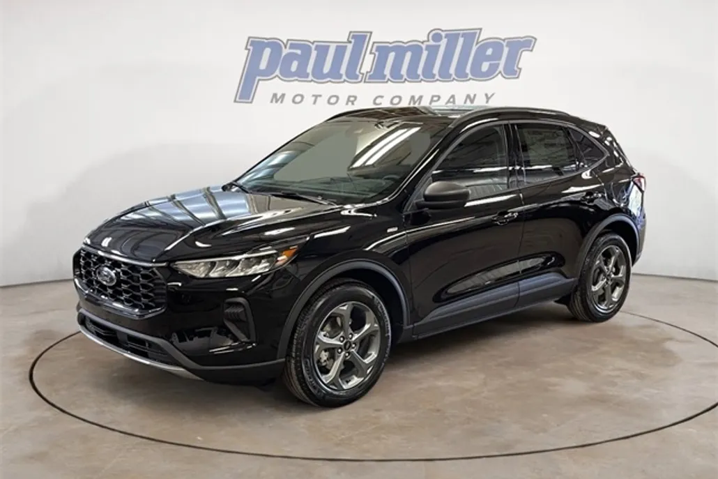2025 Ford Escape ST-Line photo 1