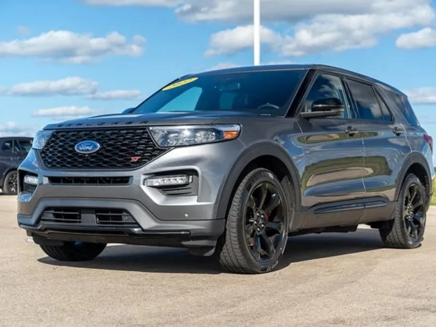 2022 Ford Explorer ST photo 1