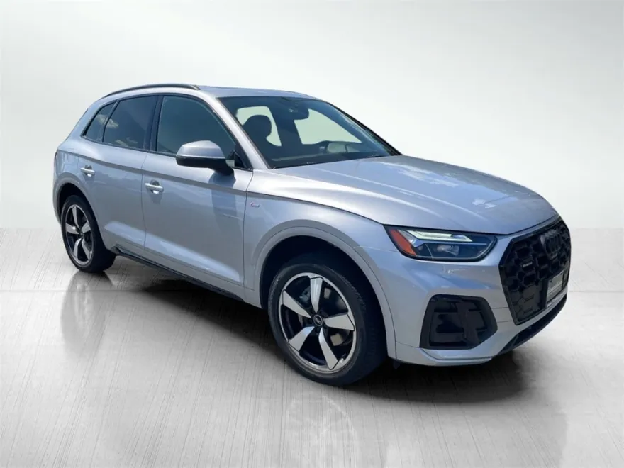 2022 Audi Q5 45 S line Premium Plus photo 1