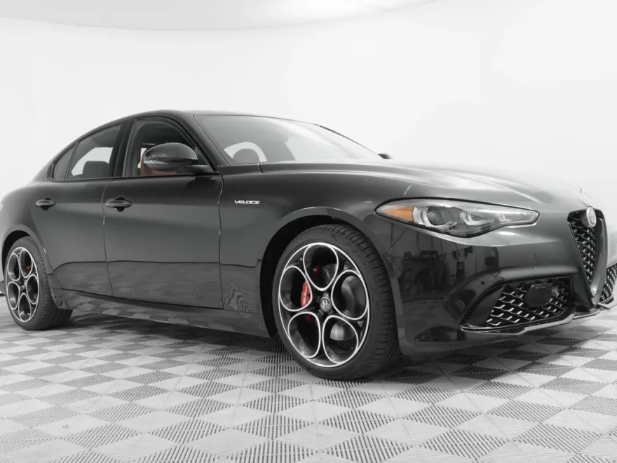 2025 Alfa Romeo Giulia SPRINT photo 1