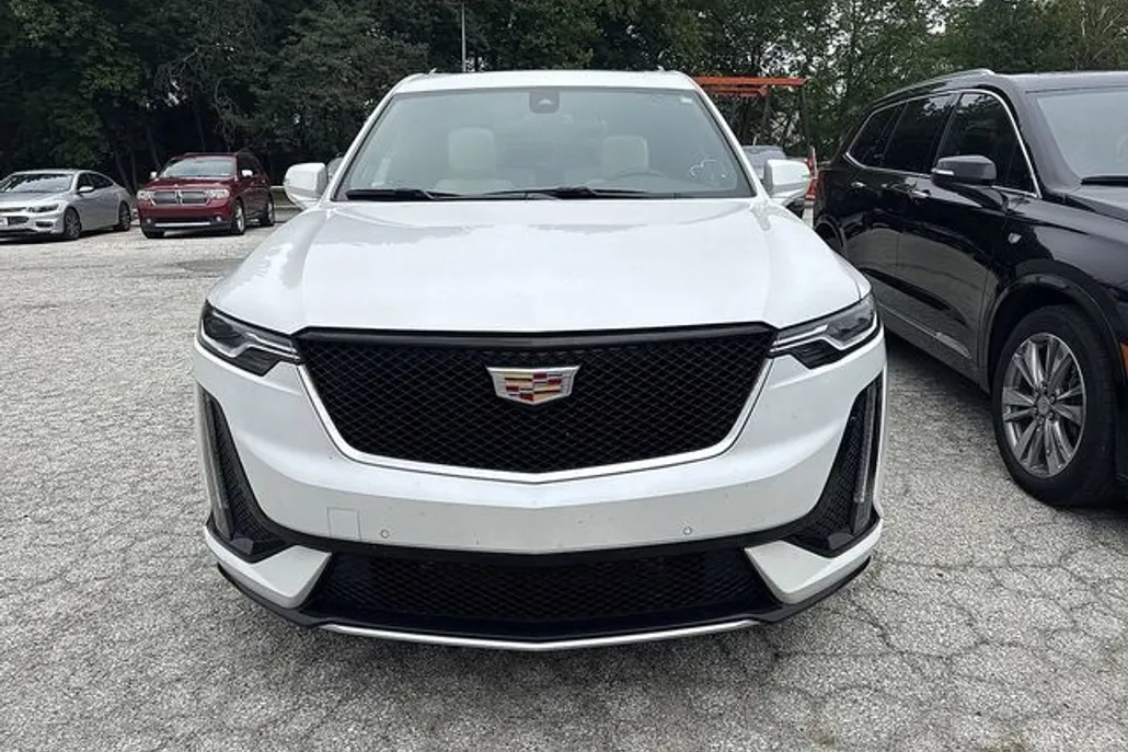 2023 Cadillac XT6 Sport photo 1