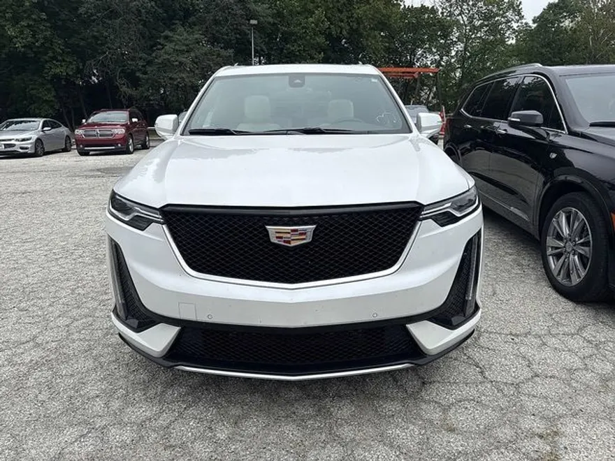 2023 Cadillac XT6 Sport photo 1