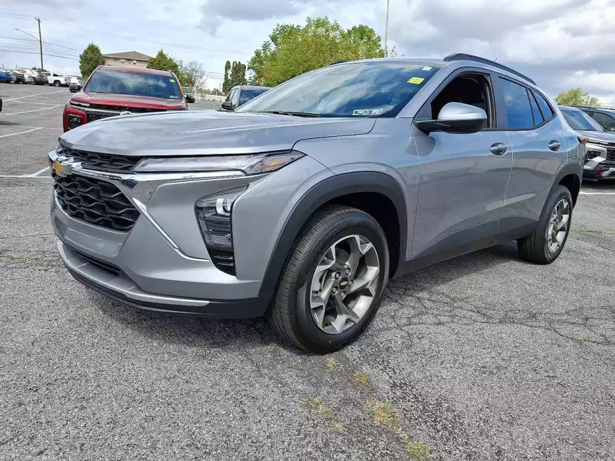 2026 Chevrolet Trax LT photo 1