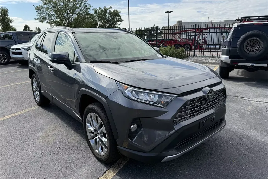 2020 Toyota RAV4 Limited photo 1