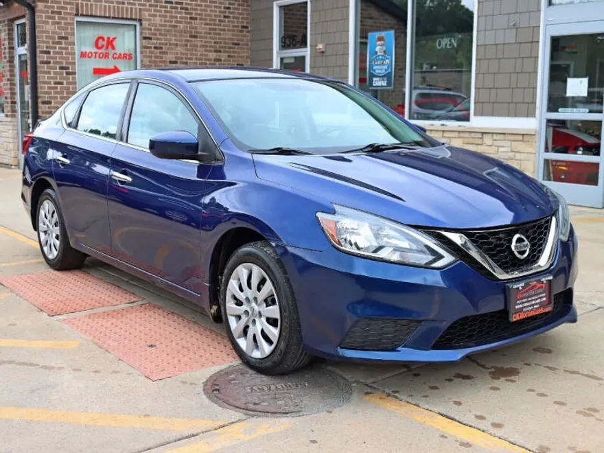 2016 Nissan Sentra S photo 1