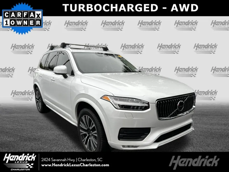 2020 Volvo XC90 Momentum photo 1