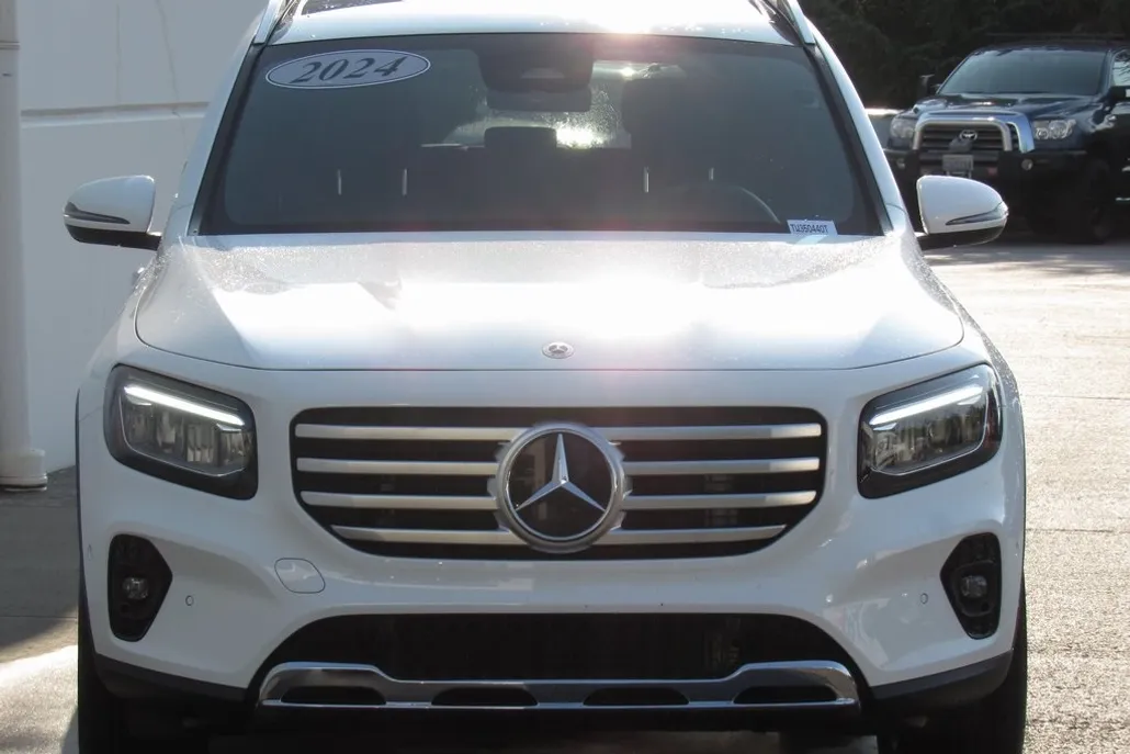 2024 Mercedes Benz GLB 250 4MATIC photo 1