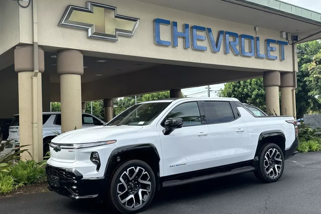 2024 Chevrolet Silverado EV RST photo 1