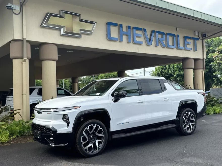 2024 Chevrolet Silverado EV RST photo 1