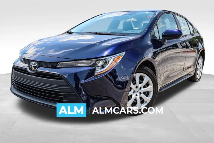 2023 Toyota Corolla LE photo 1