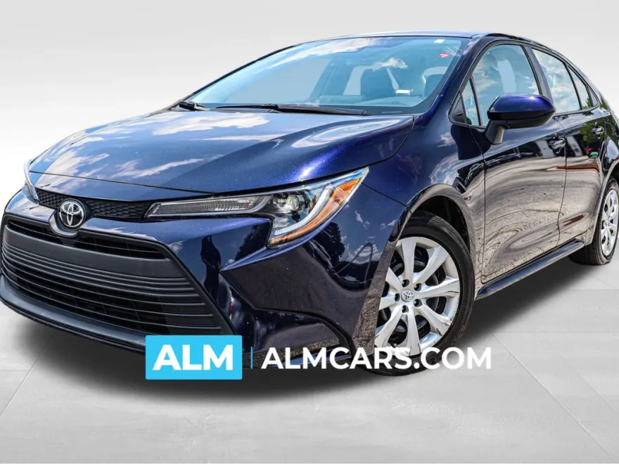 2023 Toyota Corolla LE photo 1