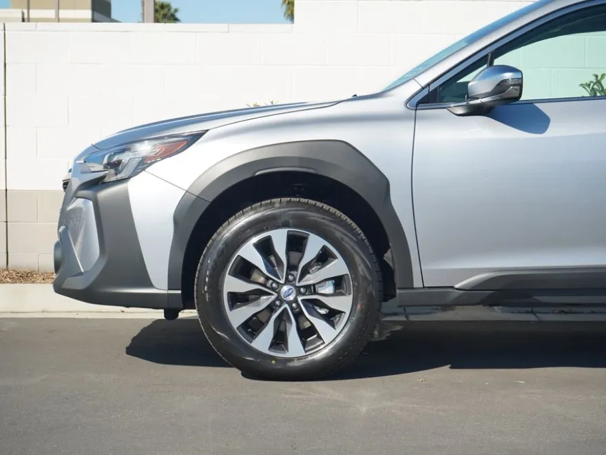 2025 Subaru Outback Touring photo 1