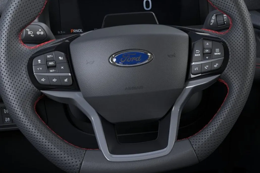 2025 Ford Explorer ST-Line photo 9