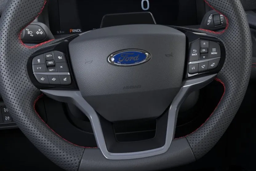 2025 Ford Explorer ST-Line photo 9