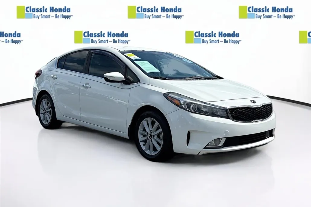 2017 Kia Forte S photo 1