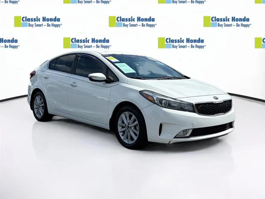 2017 Kia Forte S photo 1