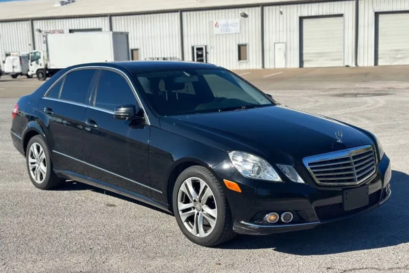 2011 Mercedes Benz E 350 photo 1