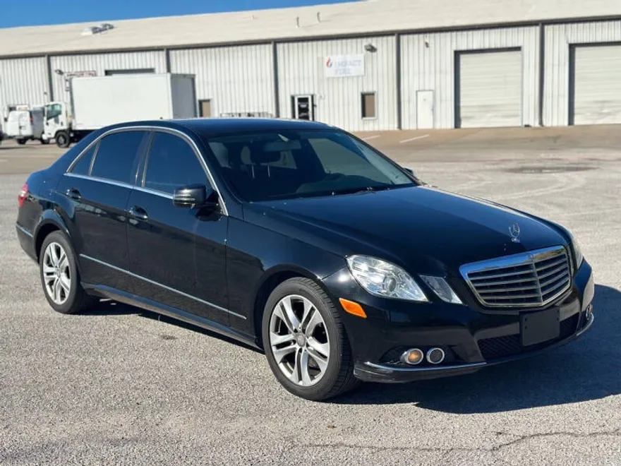 2011 Mercedes Benz E 350 photo 1