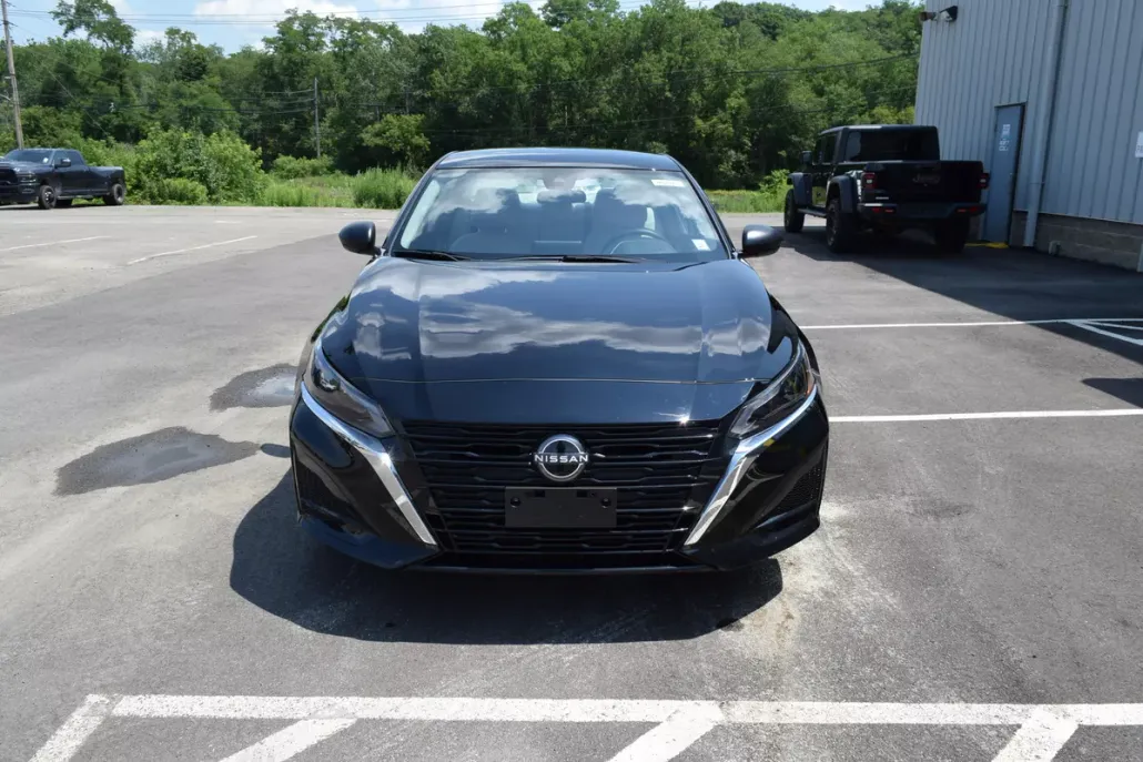 2025 Nissan Altima 2.5 SV photo 1