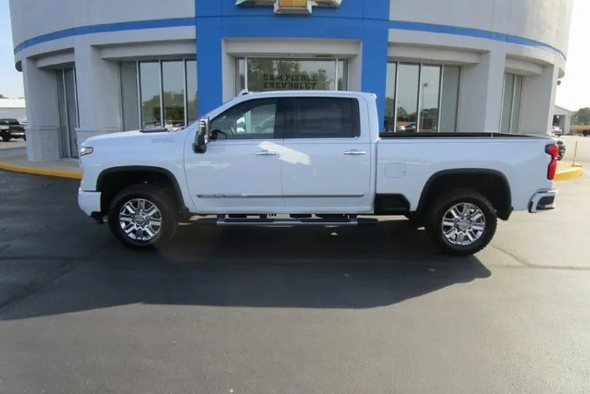 2026 Chevrolet Silverado 2500HD High Country photo 1