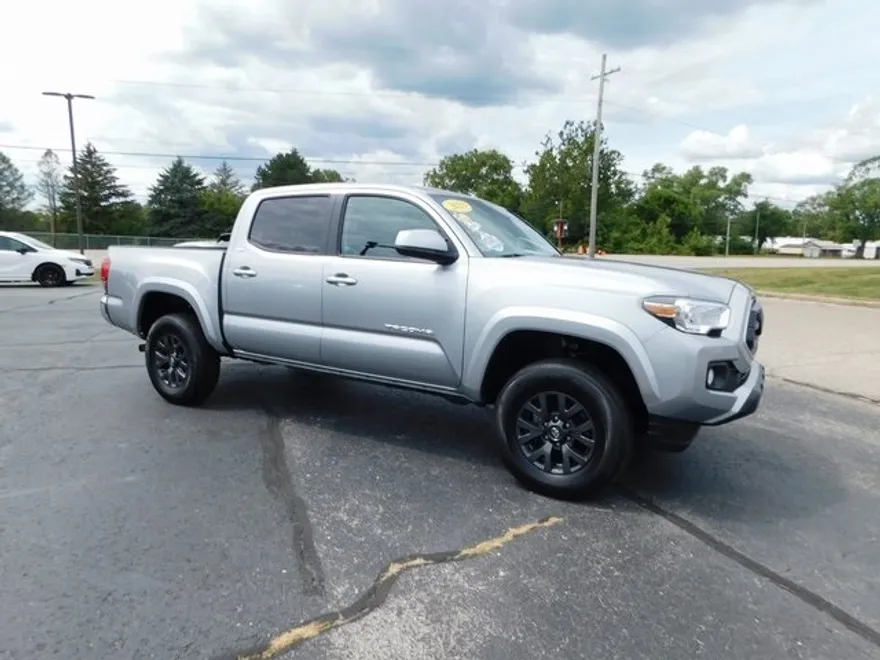 2023 Toyota Tacoma SR5 photo 1