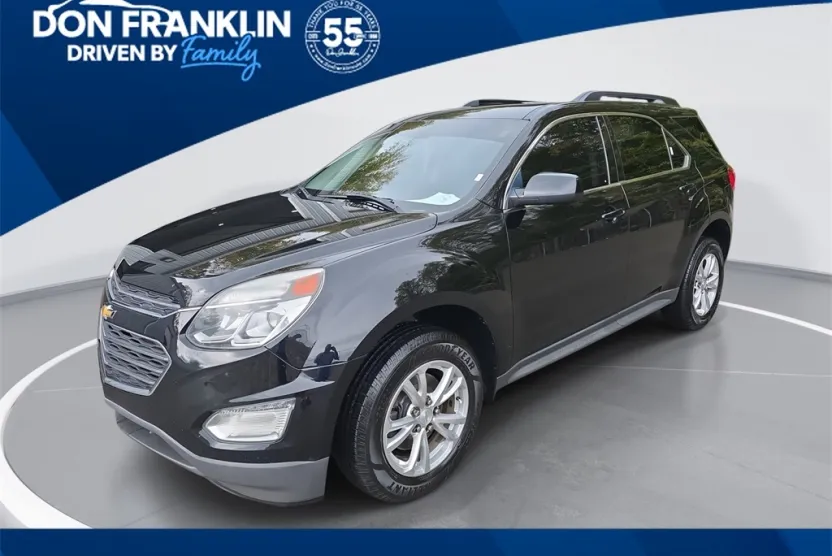 2017 Chevrolet Equinox LT photo 1