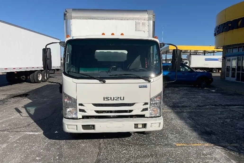 2021 Isuzu NPR photo 1
